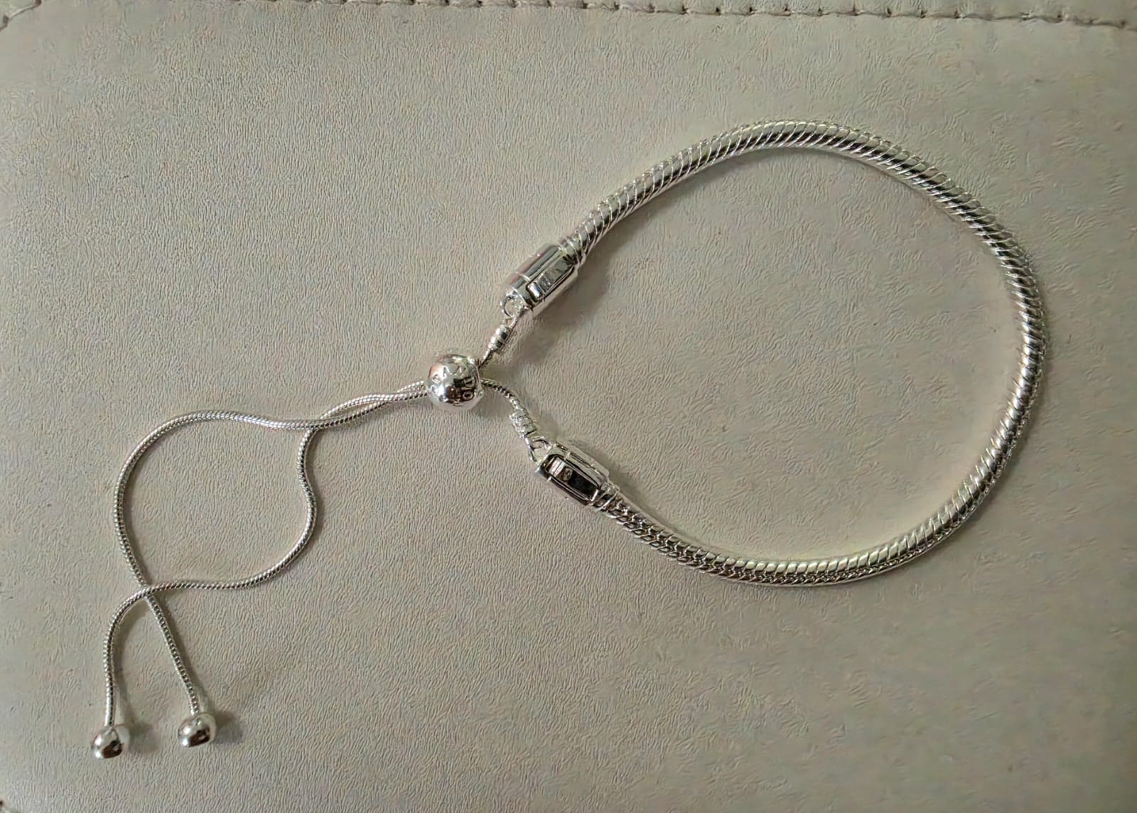Pulsera con lazos